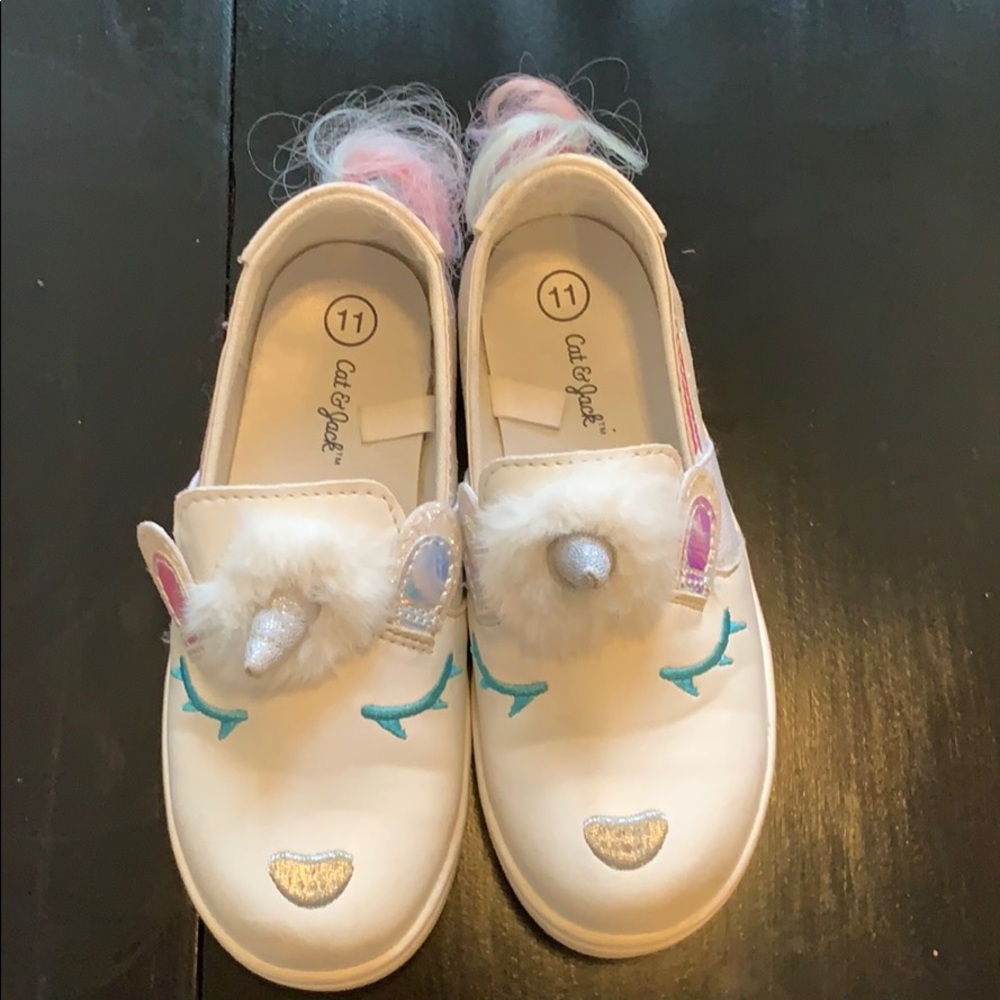 Girls shoes